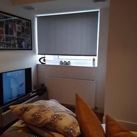 Whole Apartment 5 Mins To East Croydon & Concierge Лондон Екстер'єр фото